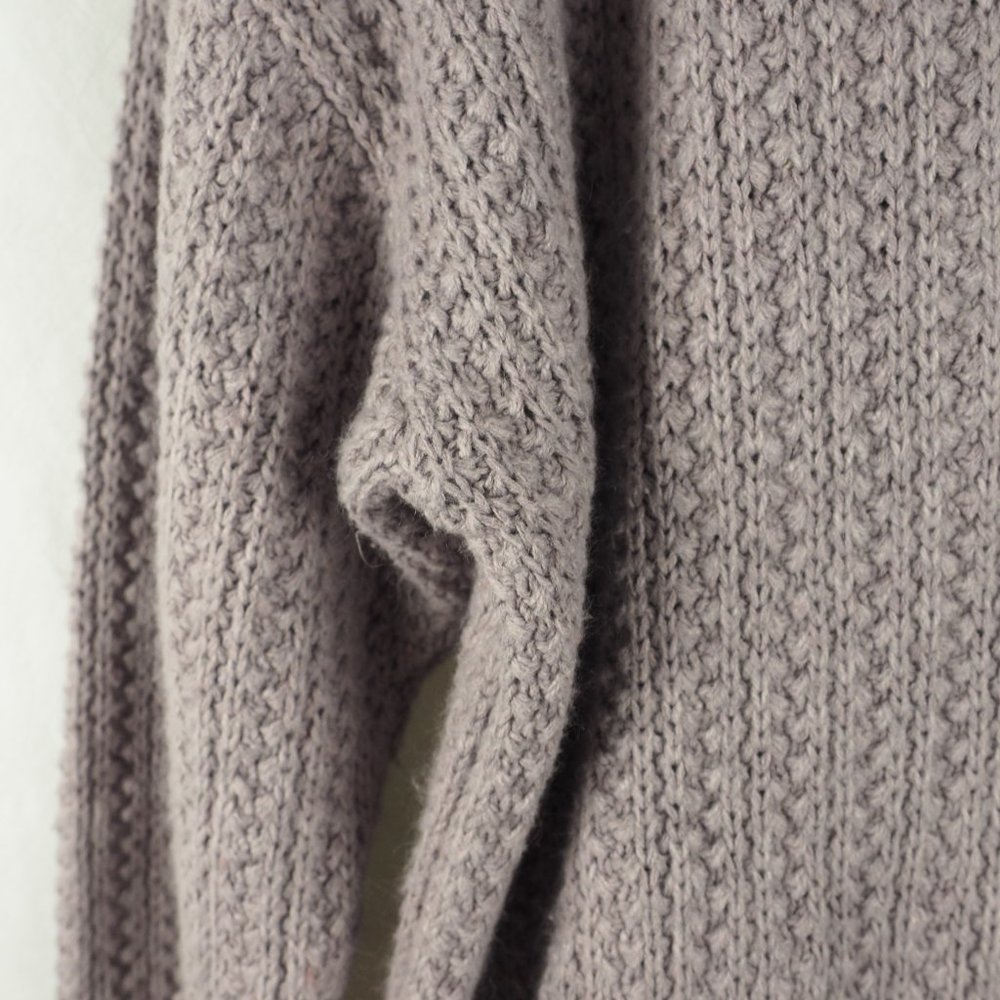 Universal Thread Women's Sweater Pullover Crewnec… - image 5